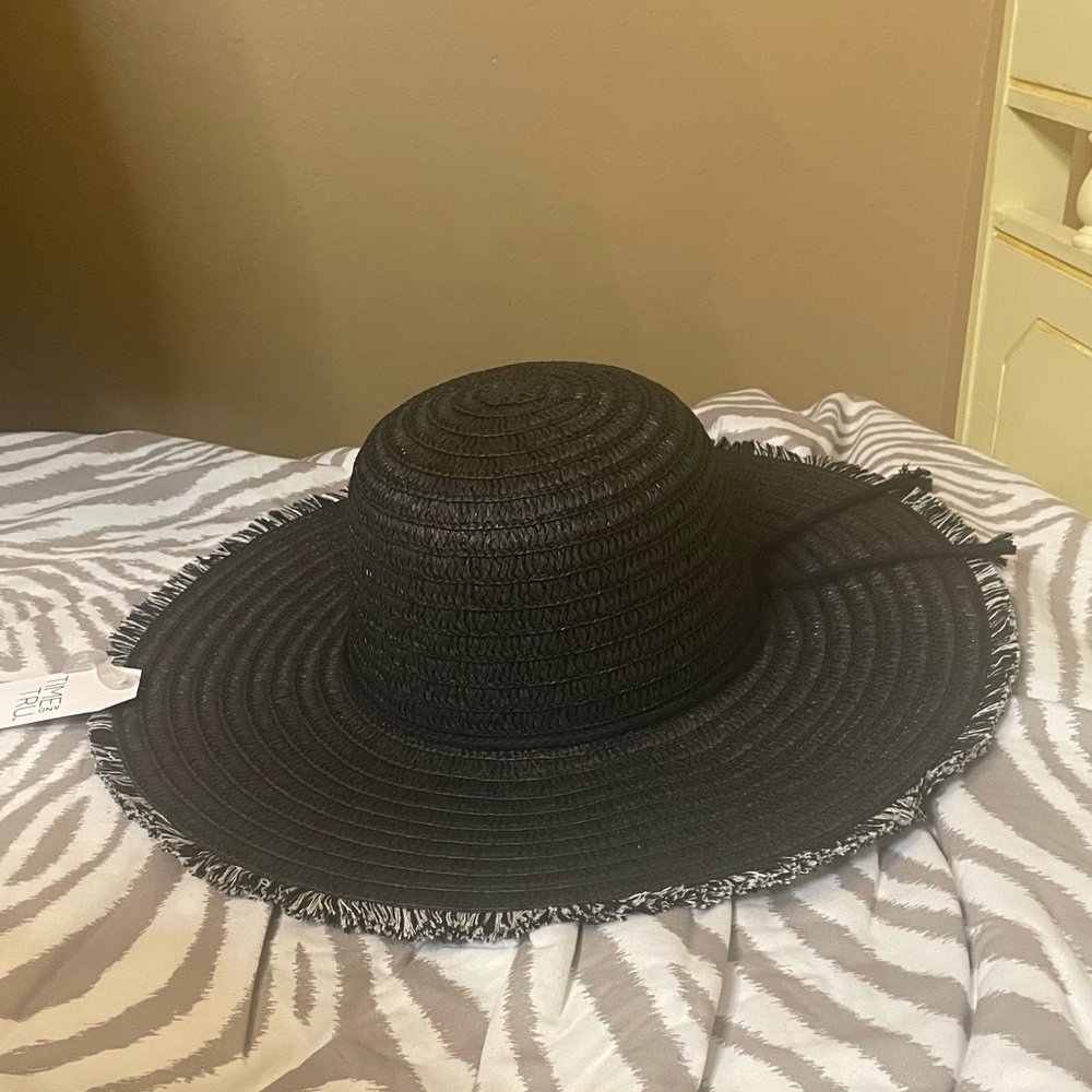 Time and Tru Women’s Fringe Straw Floppy Hat